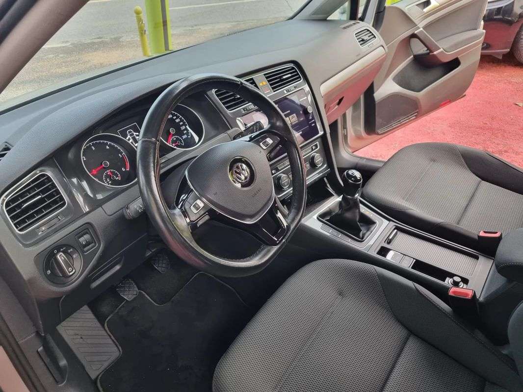 volkswagen-golf-variant-2017-diesel-1598cc