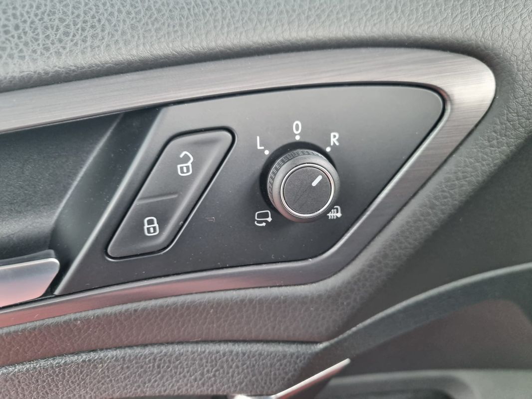 volkswagen-golf-variant-2017-diesel-1598cc