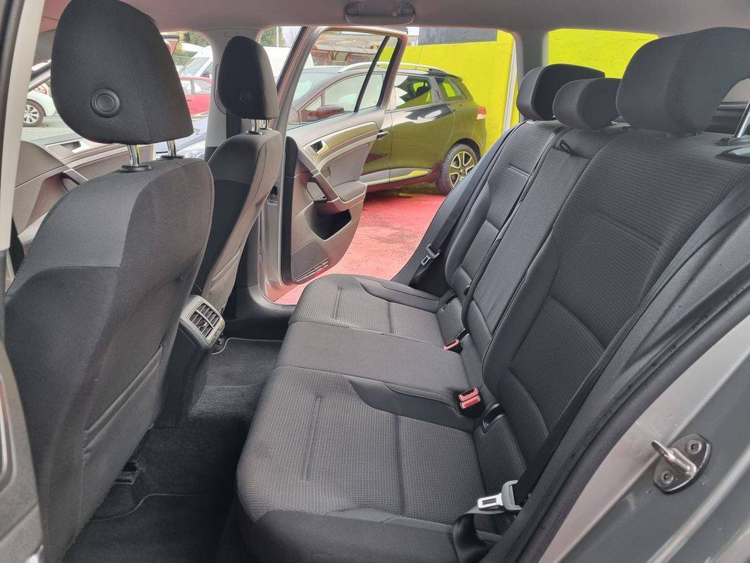 volkswagen-golf-variant-2017-diesel-1598cc