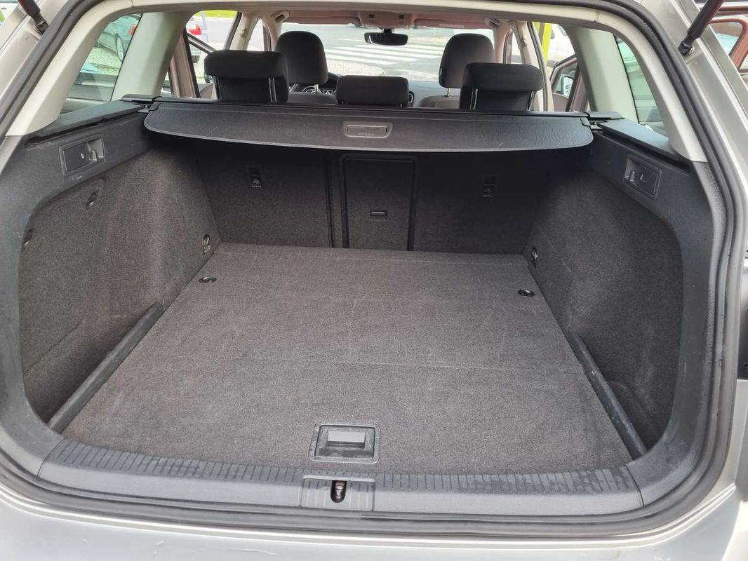 volkswagen-golf-variant-2017-diesel-1598cc
