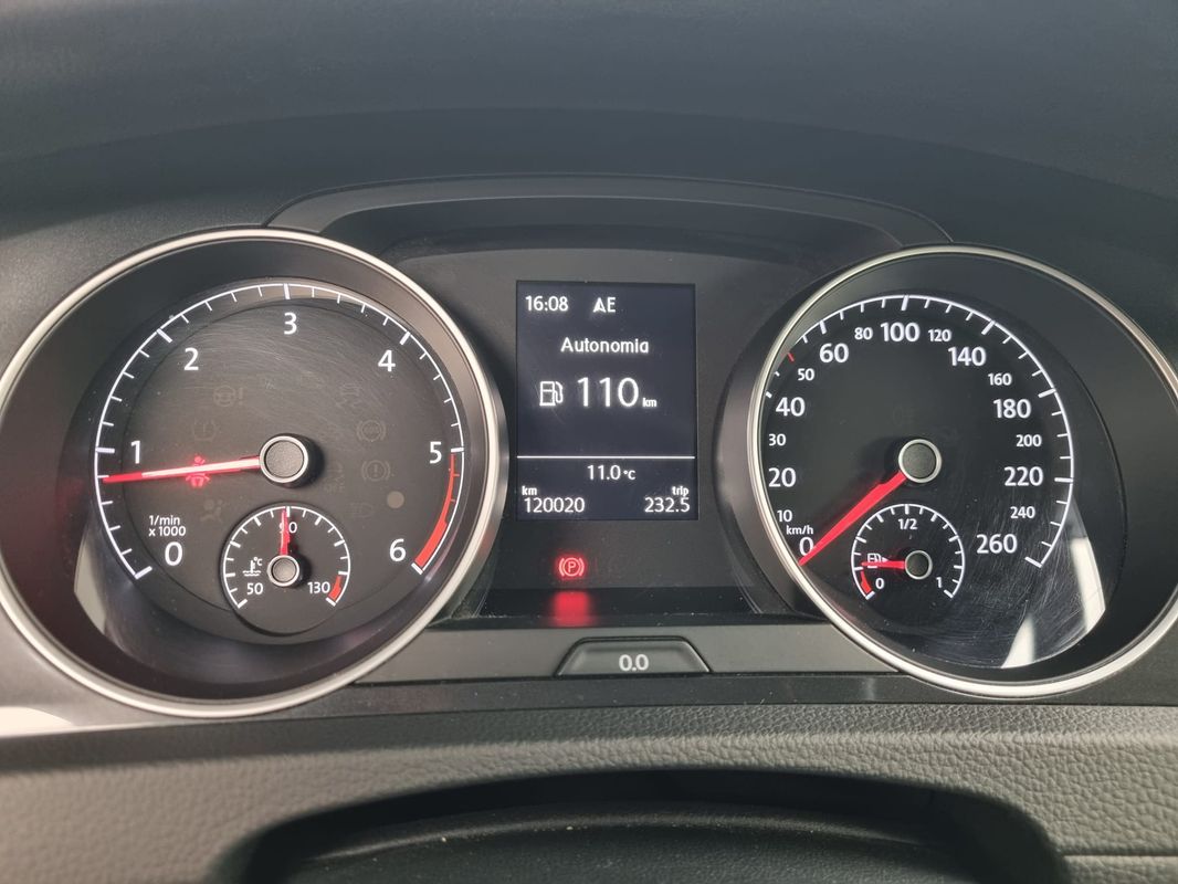 volkswagen-golf-variant-2017-diesel-1598cc