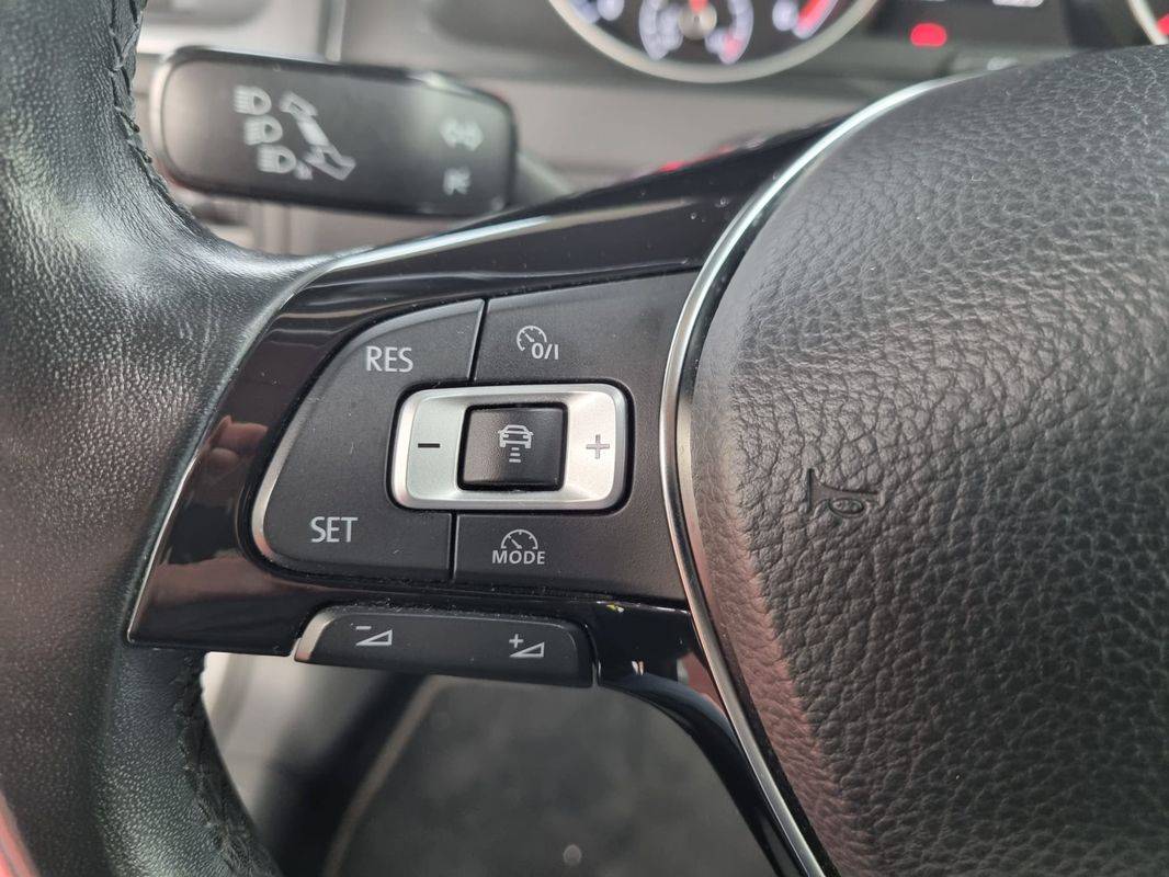 volkswagen-golf-variant-2017-diesel-1598cc