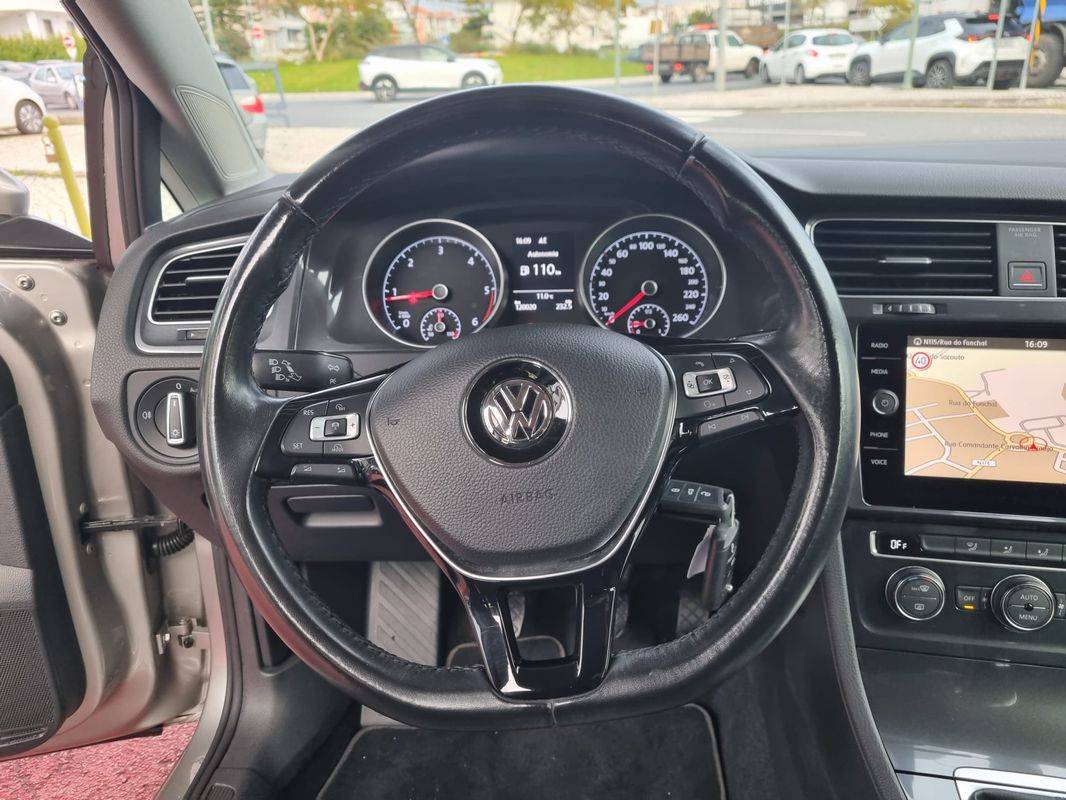 volkswagen-golf-variant-2017-diesel-1598cc
