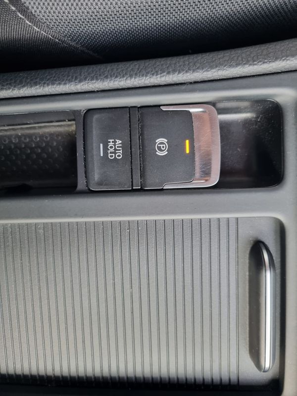 volkswagen-golf-variant-2017-diesel-1598cc