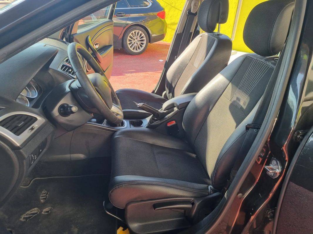 renault-megane-sport-tourer-2010-diesel-1461cc