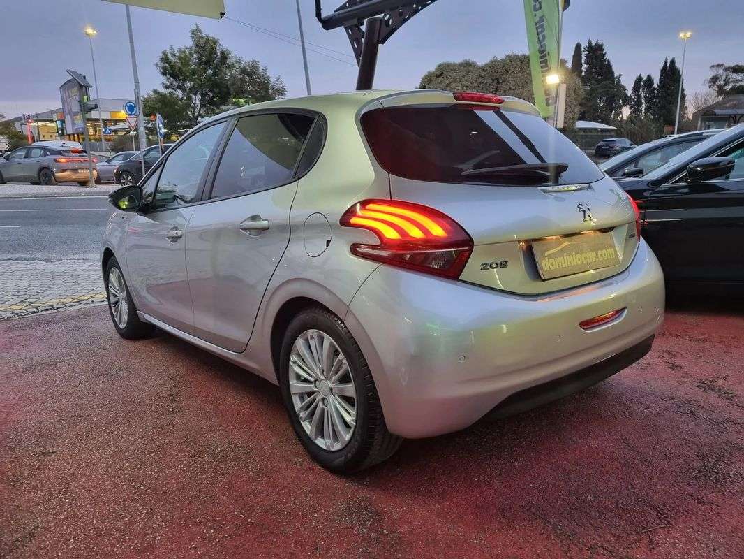 peugeot-208-2016-gasolina-1199cc