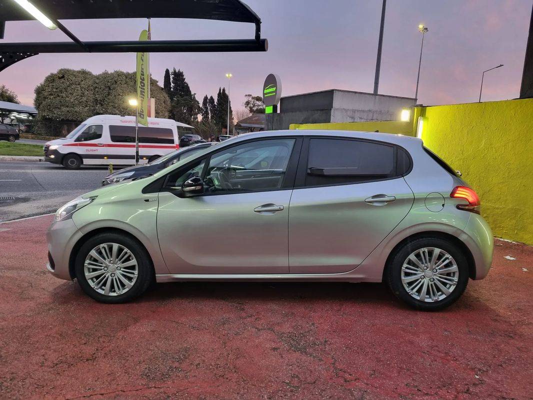 peugeot-208-2016-gasolina-1199cc