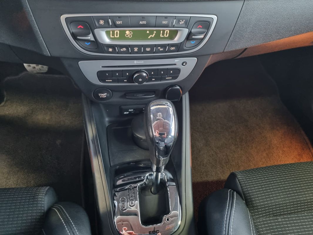 renault-megane-sport-tourer-2015-diesel-1461cc