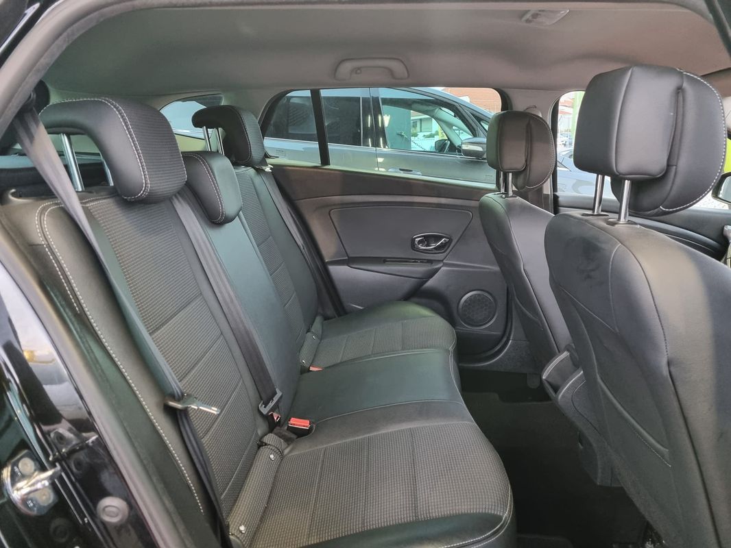 renault-megane-sport-tourer-2015-diesel-1461cc