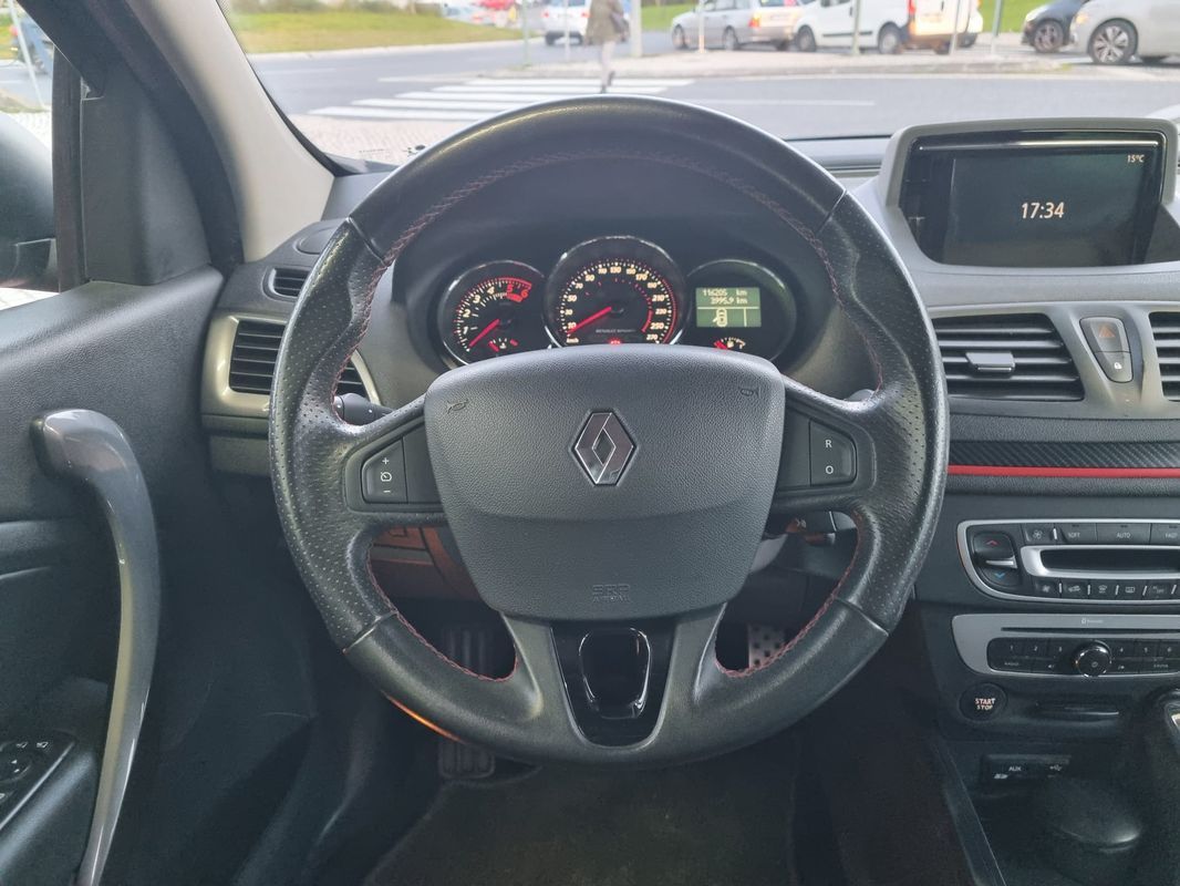 renault-megane-sport-tourer-2015-diesel-1461cc