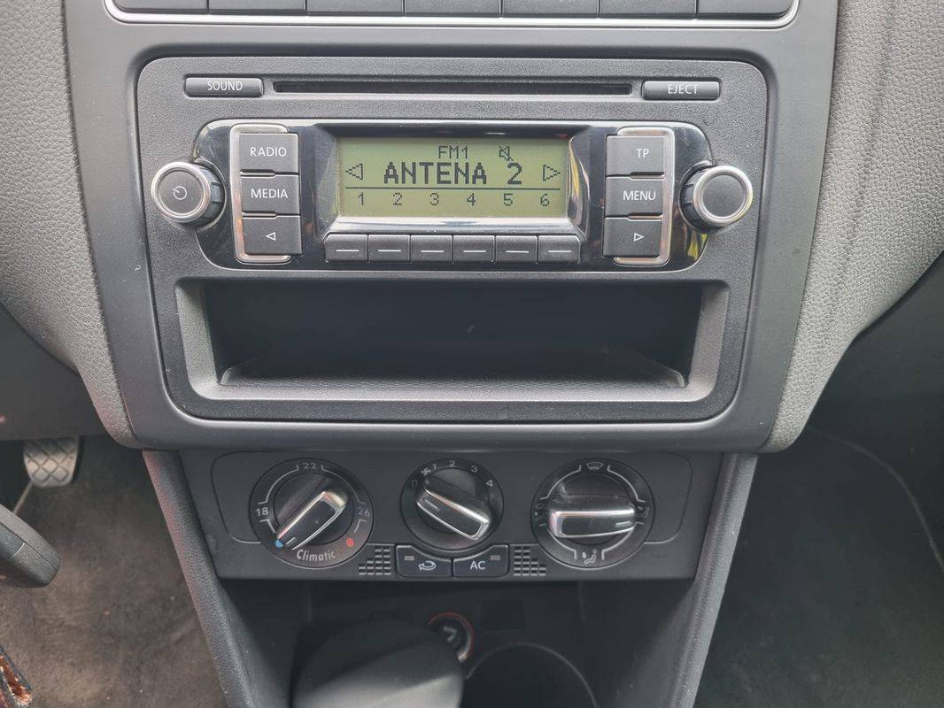 volkswagen-polo-2010-gasolina-1198cc