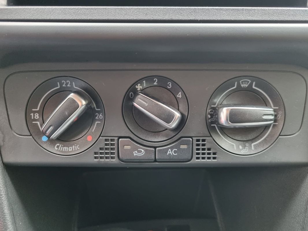 volkswagen-polo-2010-gasolina-1198cc
