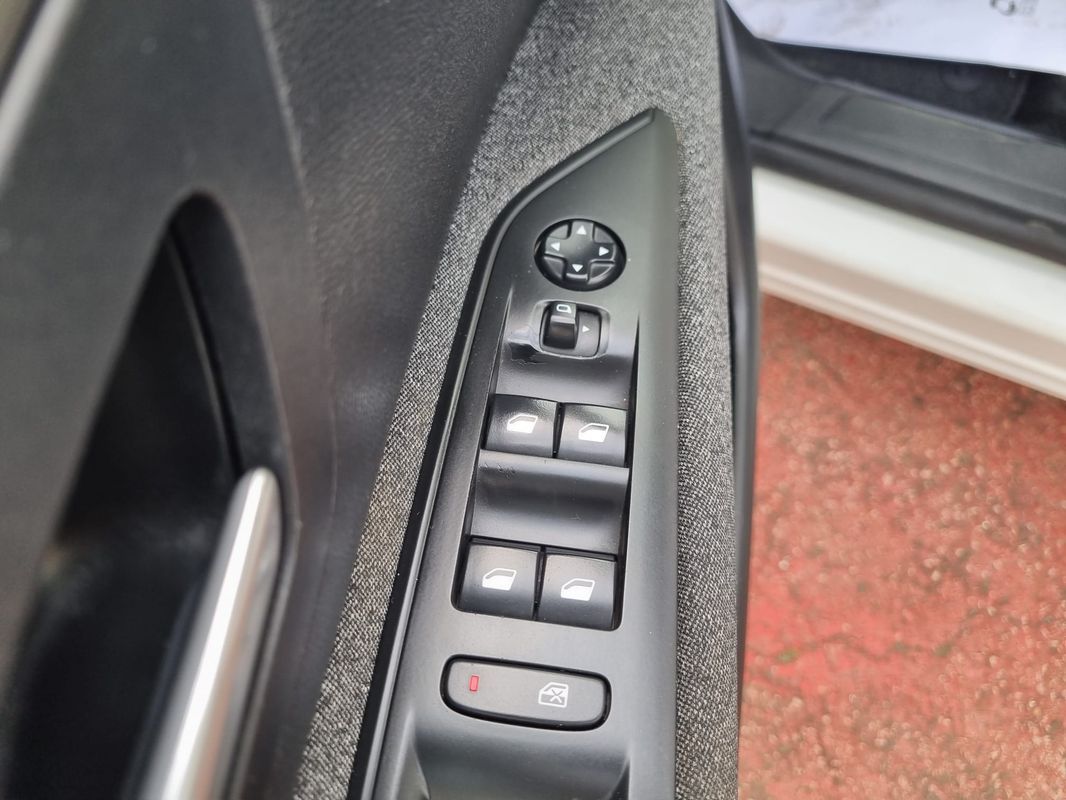 peugeot-3008-2019-gasolina-1199cc