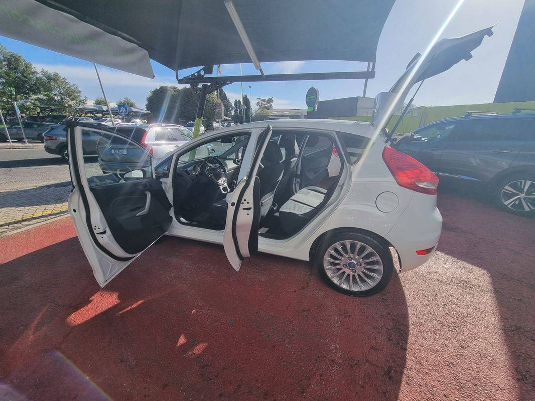 ford-fiesta-2011-gasolina-1242cc