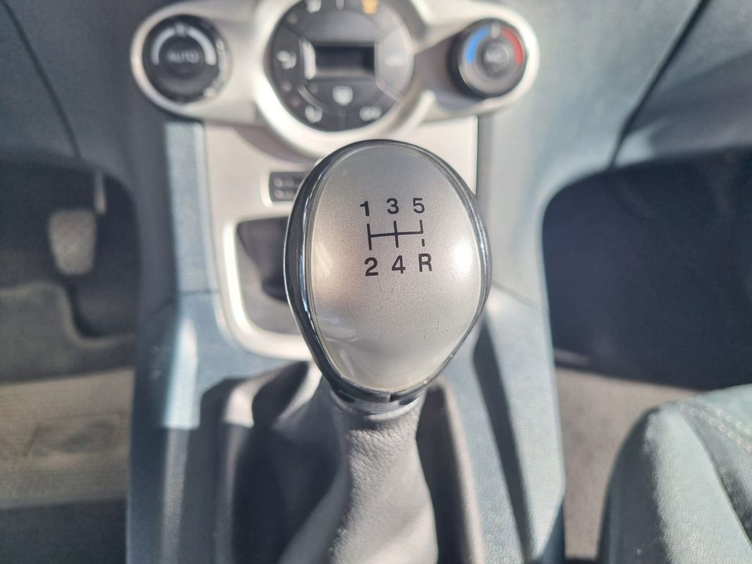 ford-fiesta-2011-gasolina-1242cc