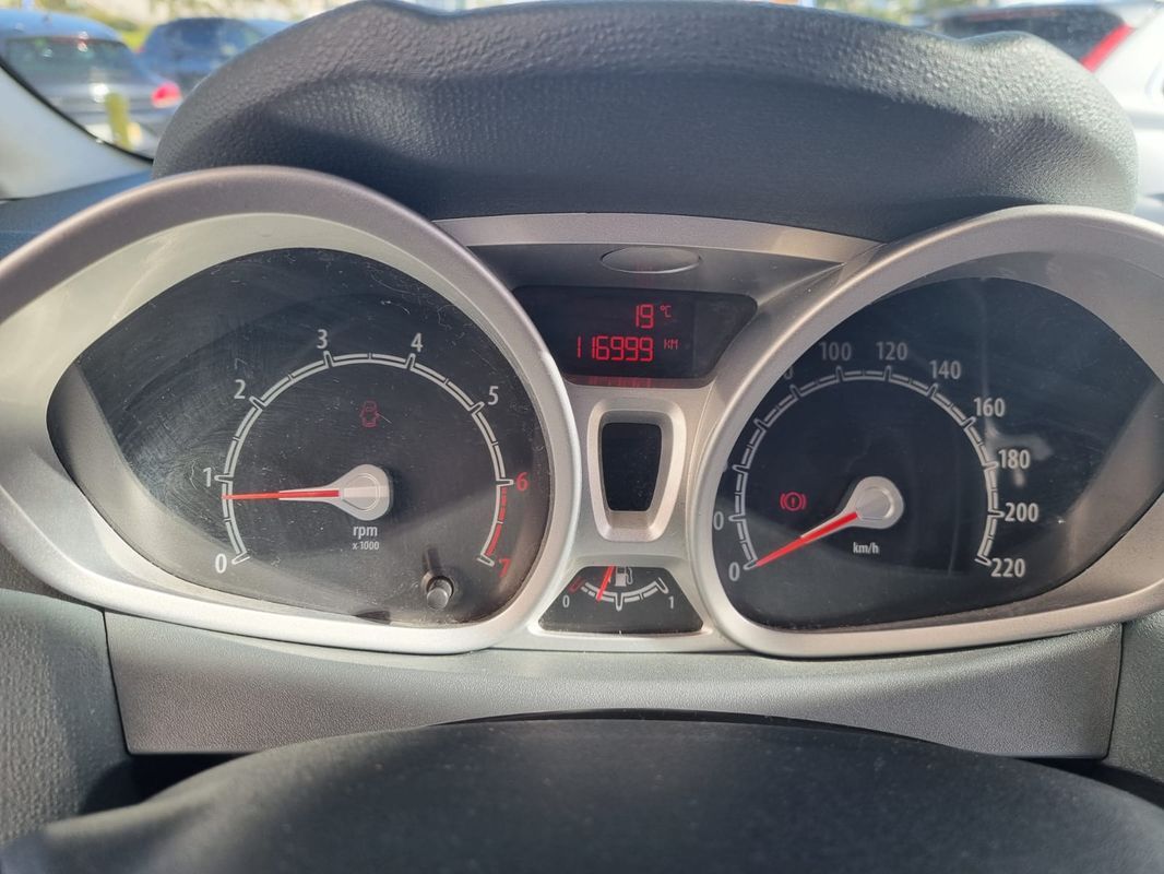 ford-fiesta-2011-gasolina-1242cc