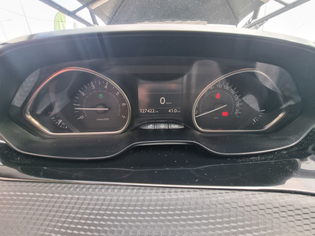 peugeot-2008-2017-gasolina-1199cc