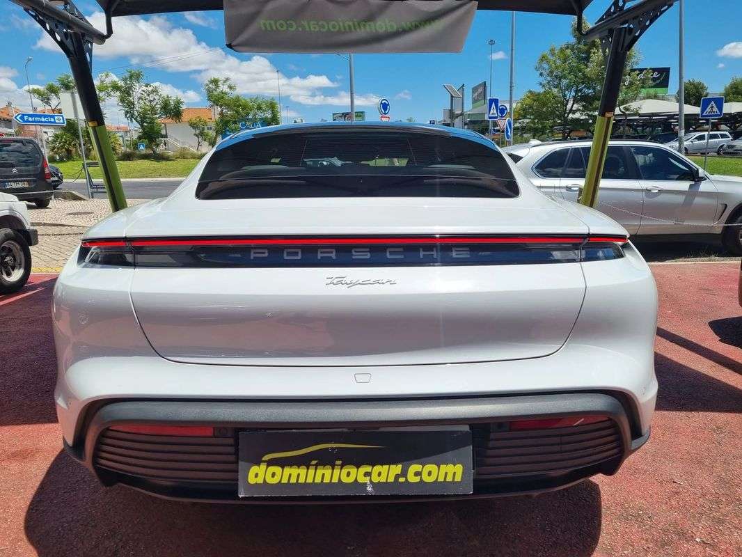 porsche-taycan-2022-eletrico-0cc