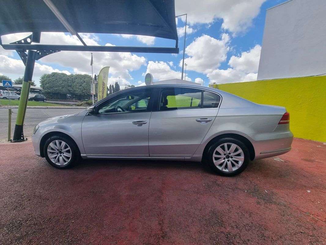 volkswagen-passat-2011-diesel-1598cc