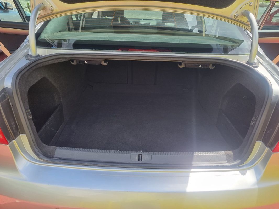 volkswagen-passat-2011-diesel-1598cc