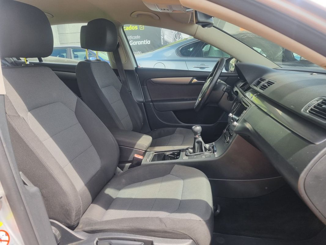 volkswagen-passat-2011-diesel-1598cc