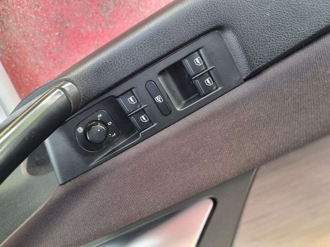 volkswagen-passat-2011-diesel-1598cc