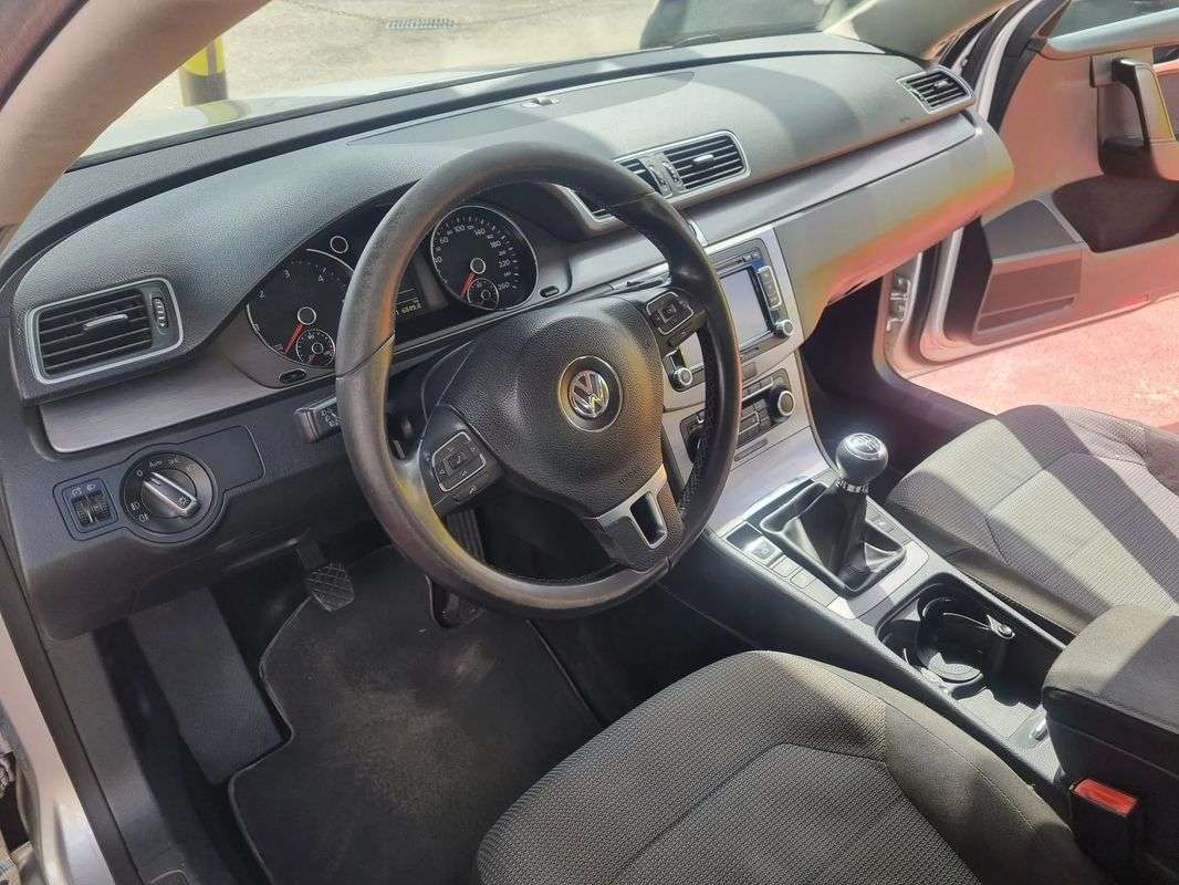 volkswagen-passat-2011-diesel-1598cc
