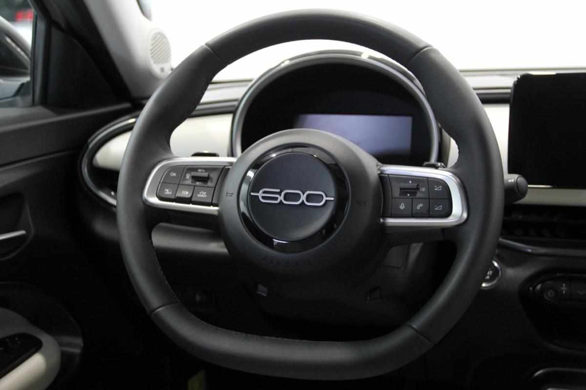 fiat-600-1-2-mild-hybrid-2025-gasolina-1199cc