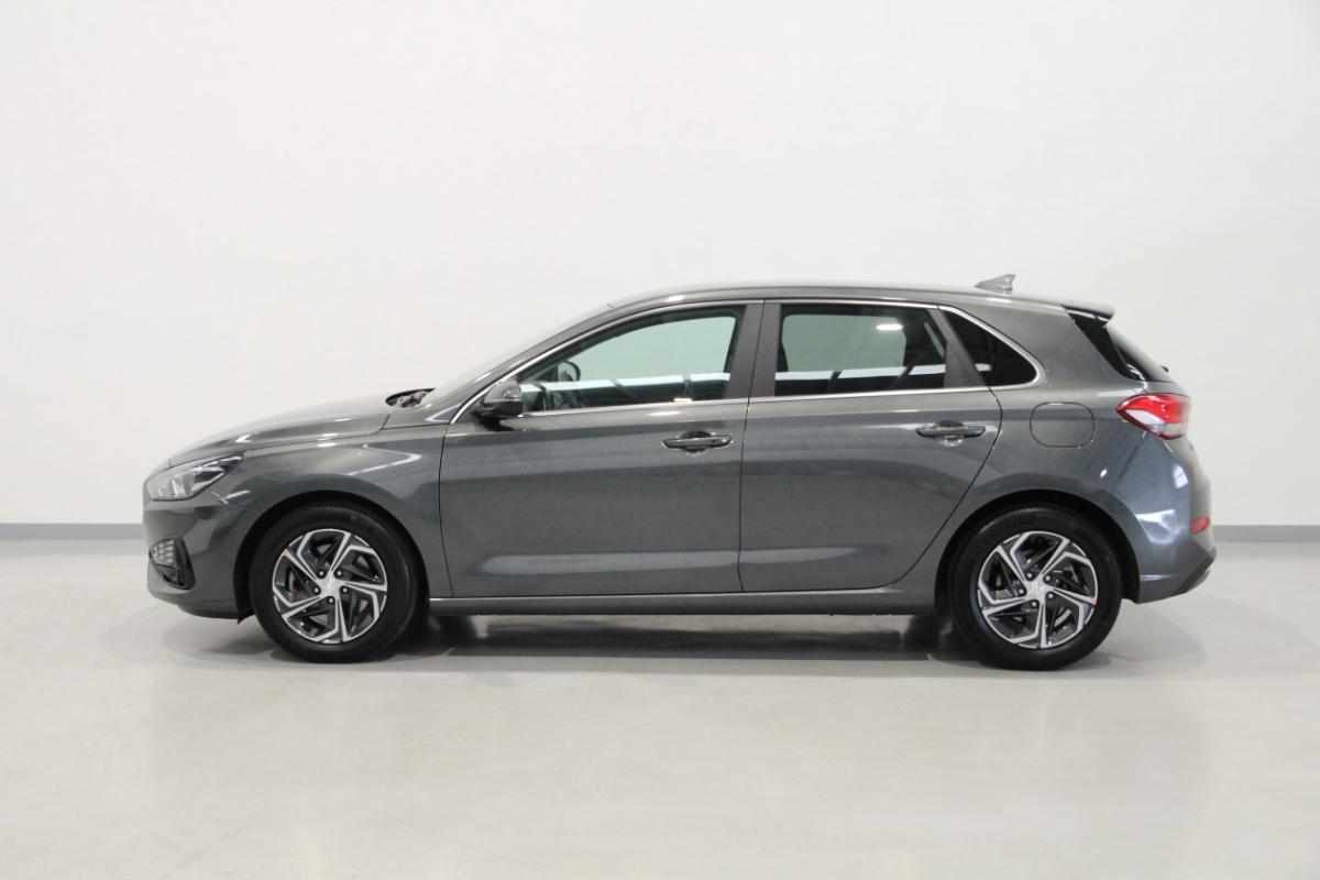hyundai-i30-2023-gasolina-998cc