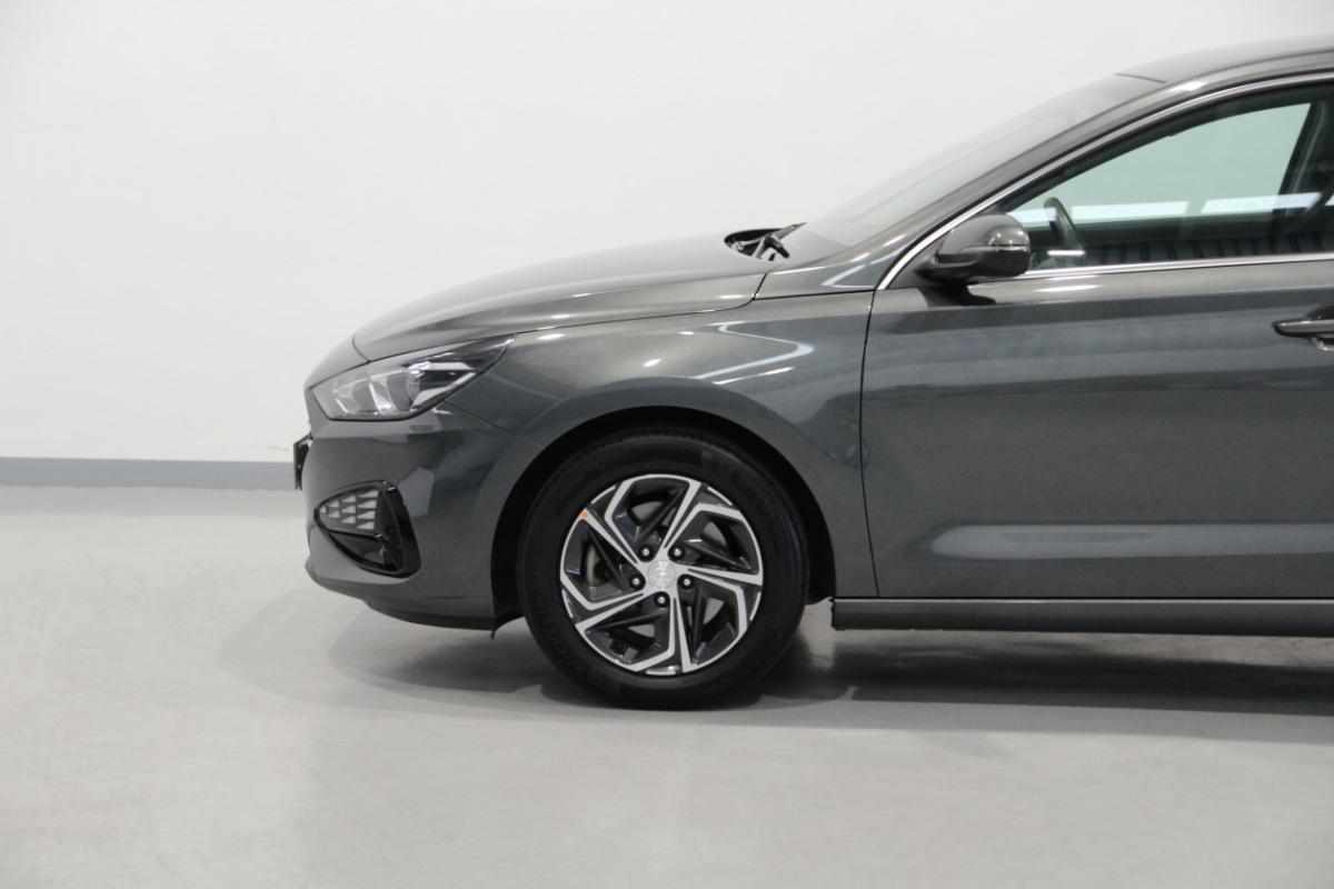 hyundai-i30-2023-gasolina-998cc