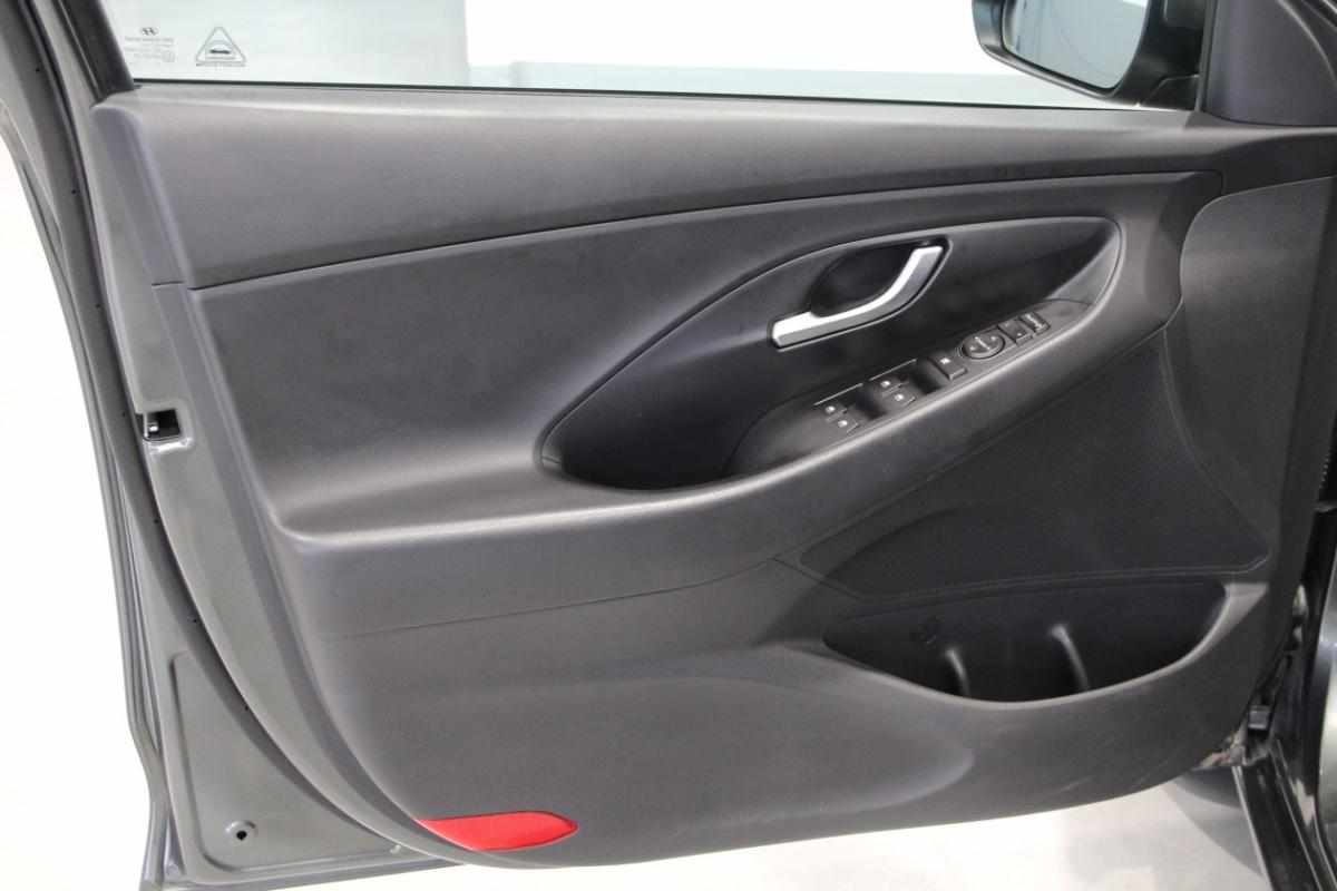 hyundai-i30-2023-gasolina-998cc