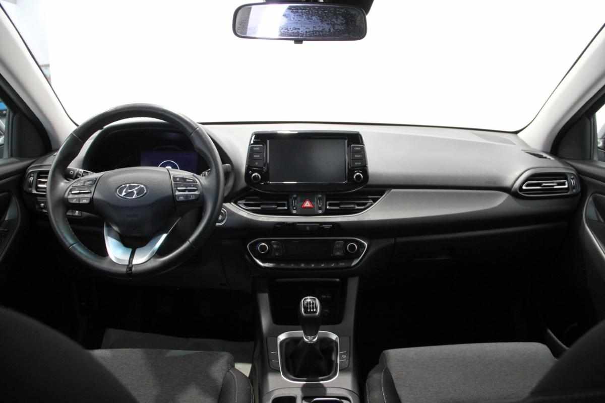hyundai-i30-2023-gasolina-998cc