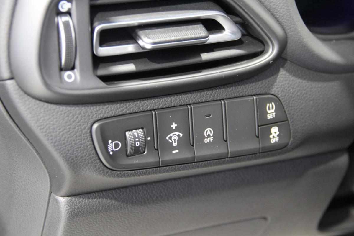 hyundai-i30-2023-gasolina-998cc