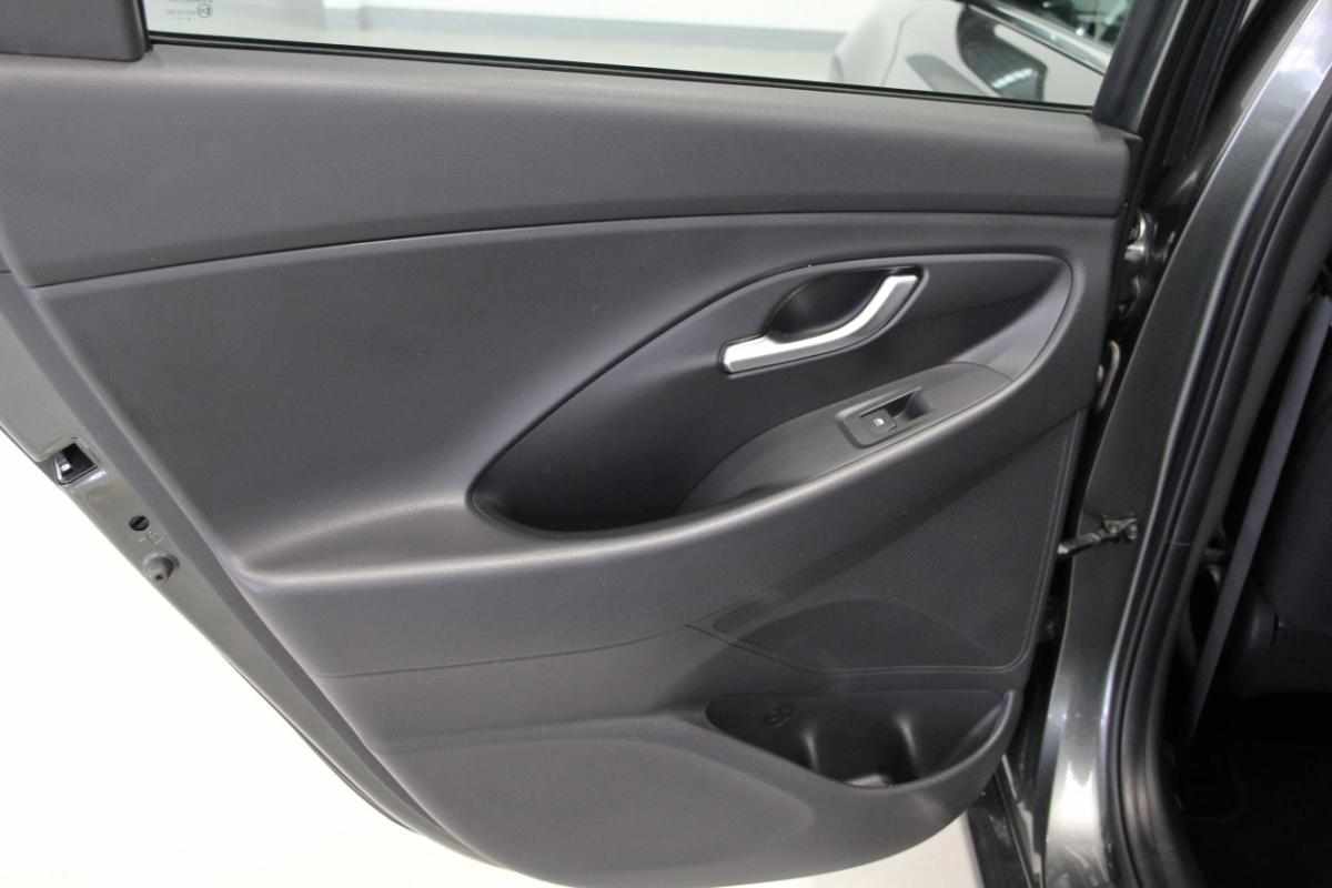 hyundai-i30-2023-gasolina-998cc
