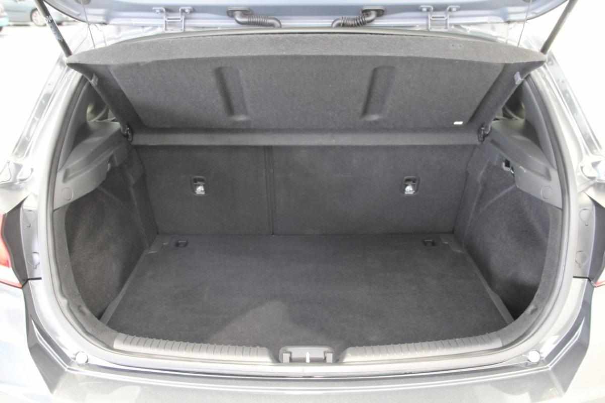 hyundai-i30-2023-gasolina-998cc