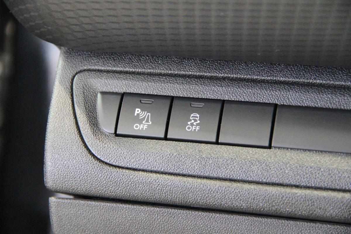 peugeot-208-1-6-bluehdi-2017-diesel-1560cc