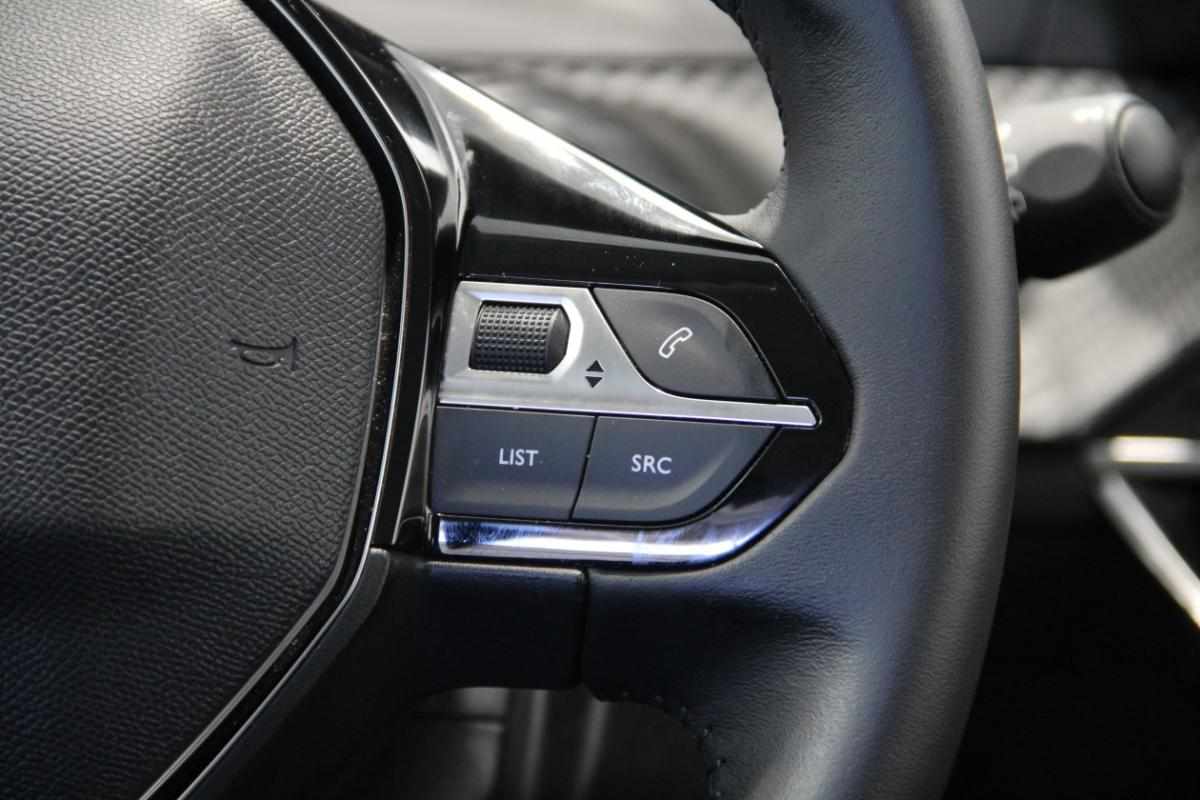 peugeot-208-1-2-puretech-2024-gasolina-1199cc