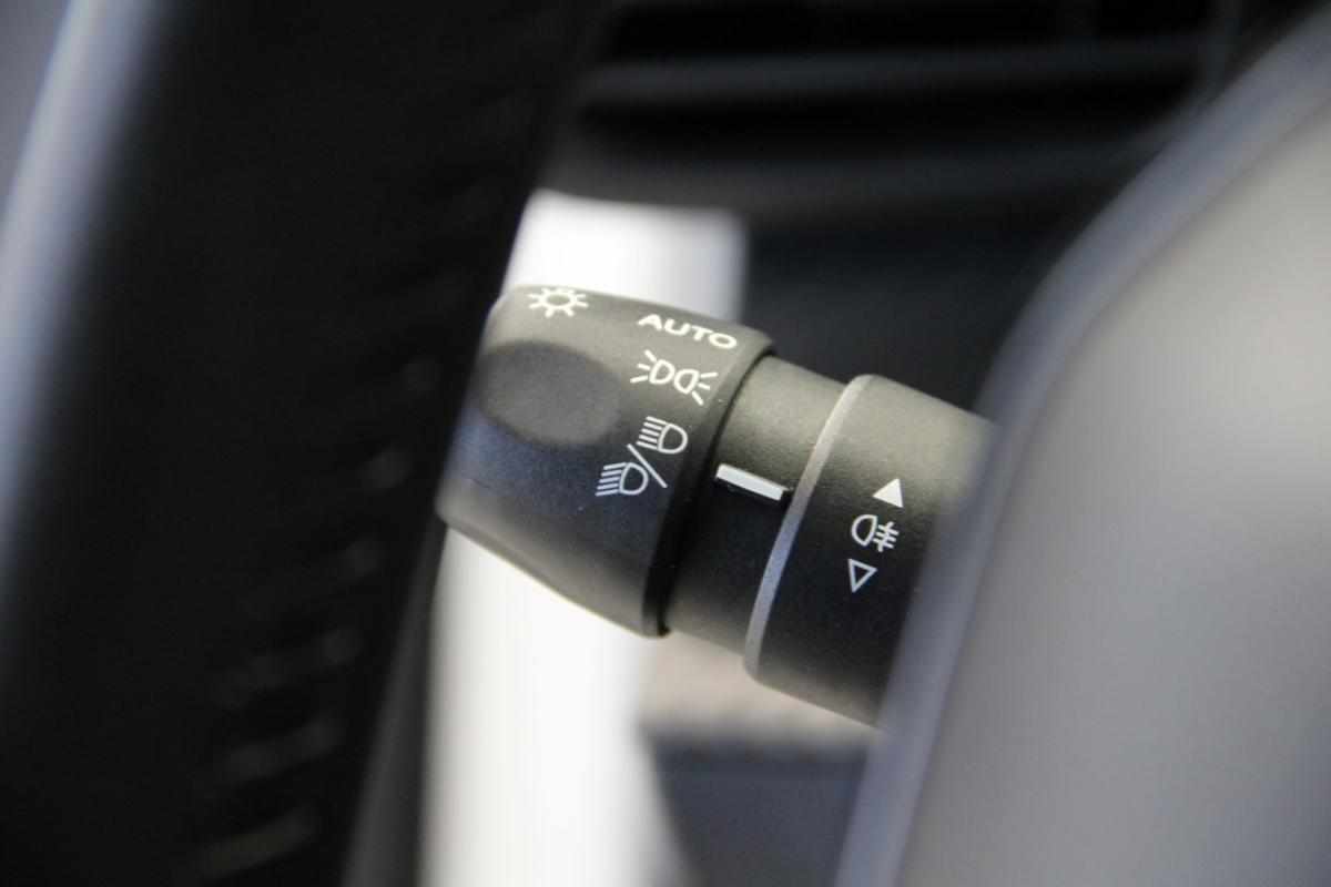 peugeot-208-1-2-puretech-2024-gasolina-1199cc