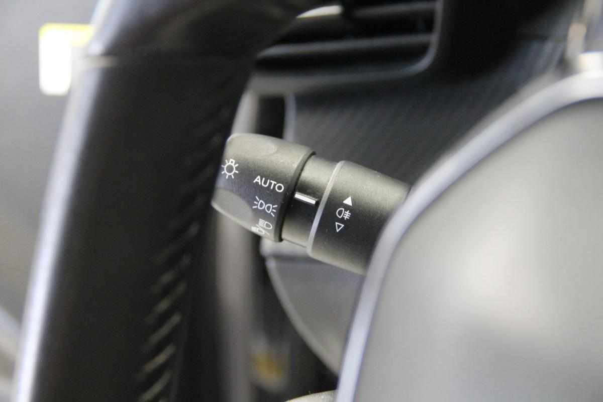peugeot-2008-1-2-puretech-2022-gasolina-1199cc