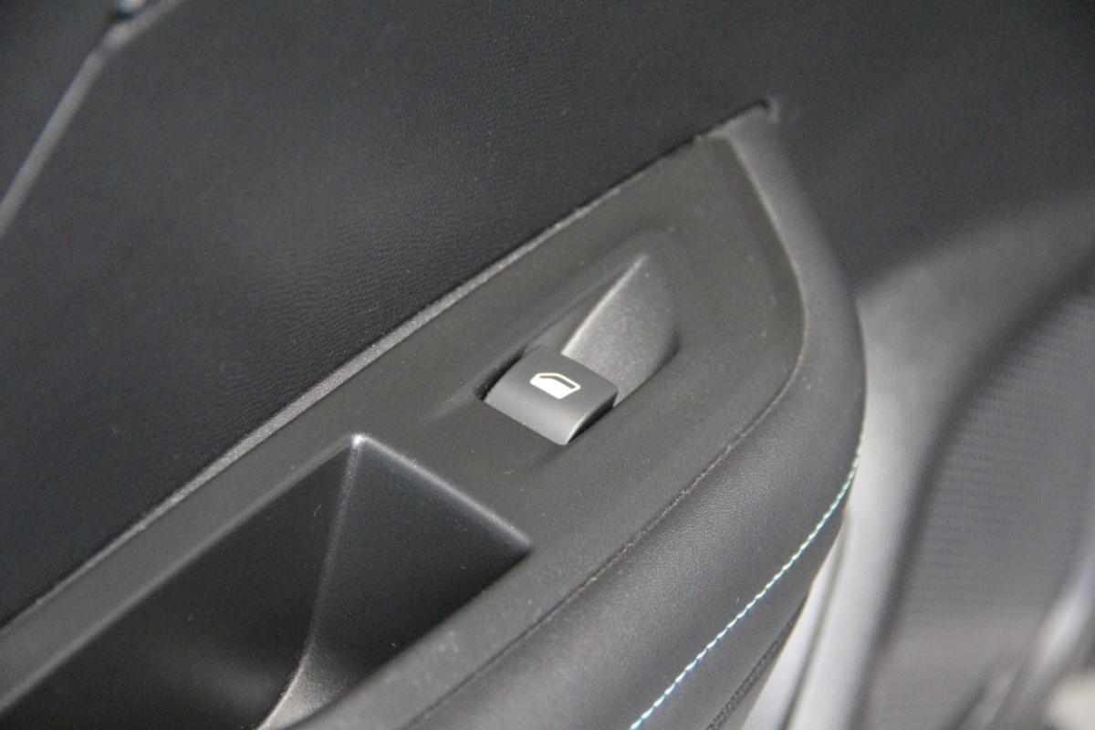 peugeot-2008-1-2-puretech-2022-gasolina-1199cc