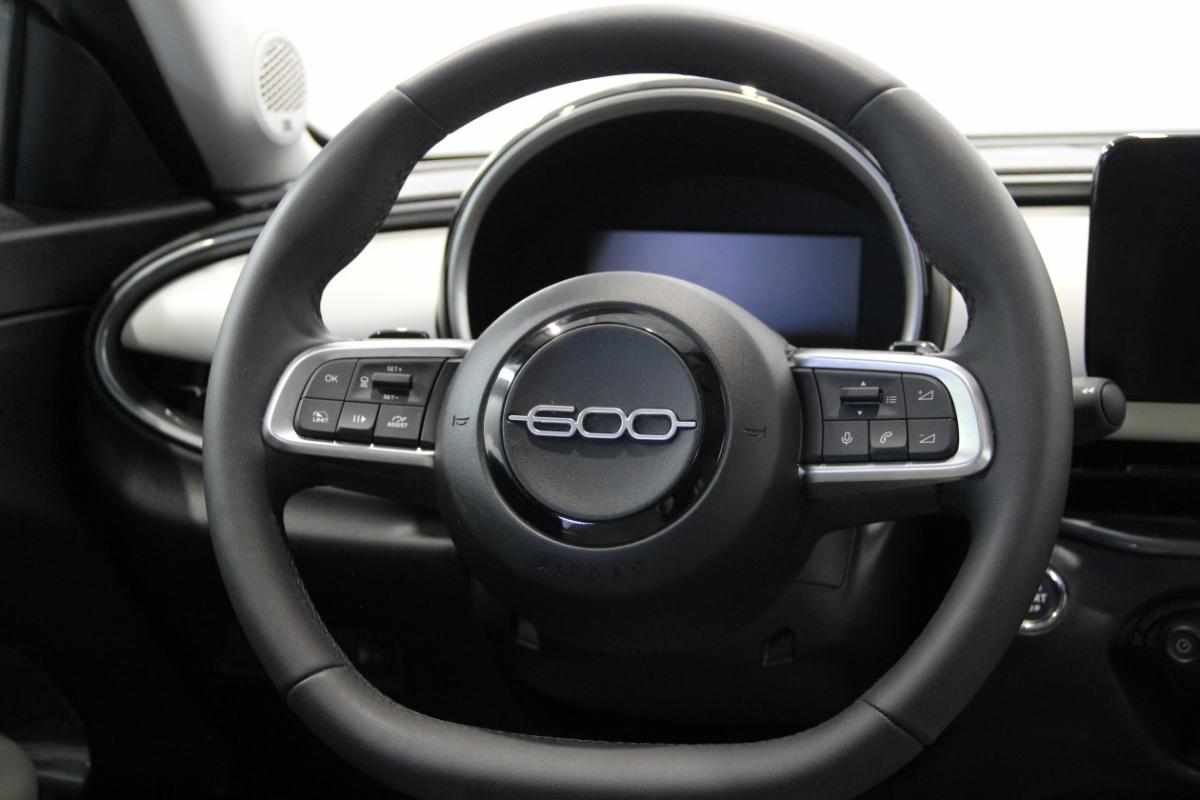 fiat-600-1-2-mild-hybrid-2025-gasolina-1199cc
