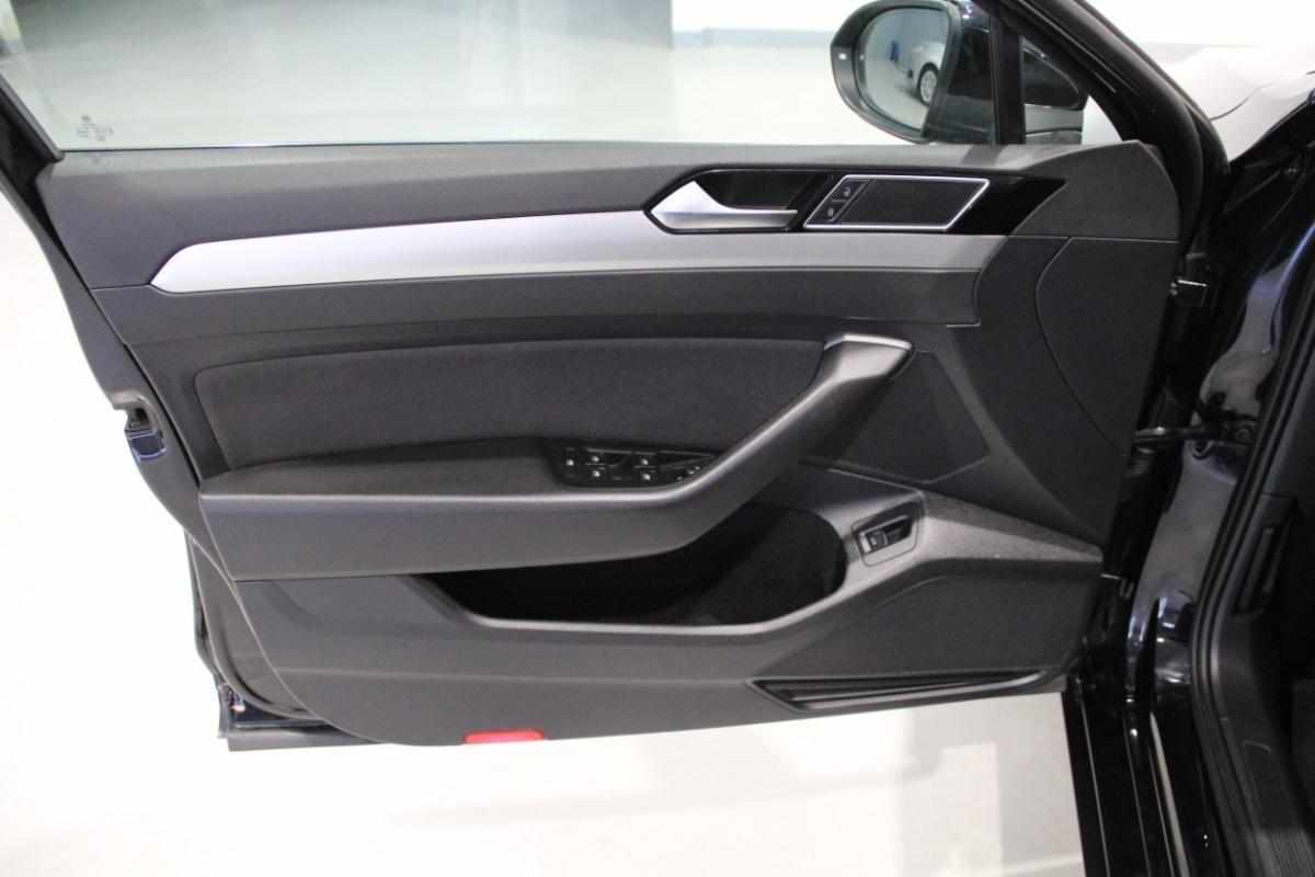 volkswagen-passat-2019-diesel-1598cc