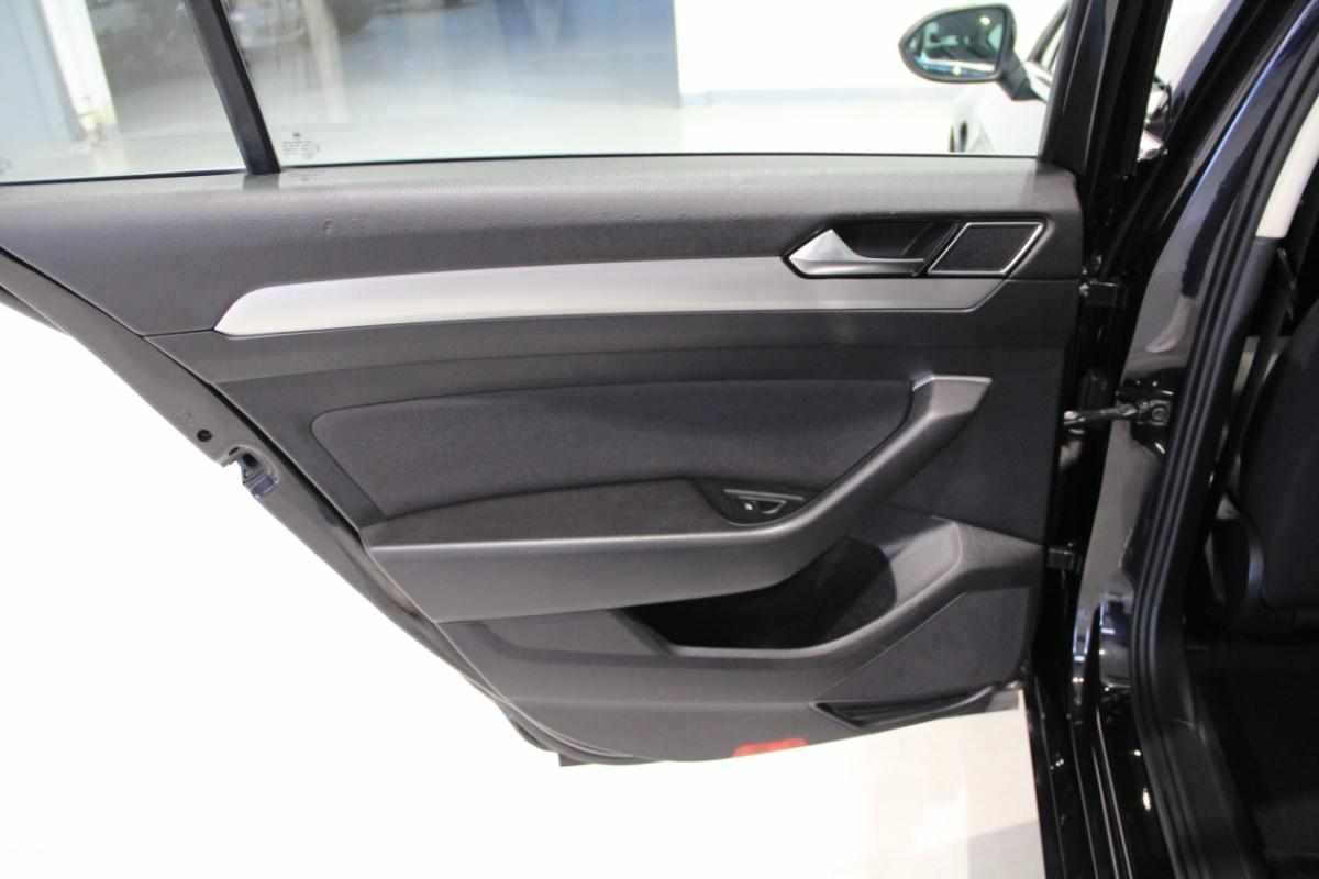 volkswagen-passat-2019-diesel-1598cc