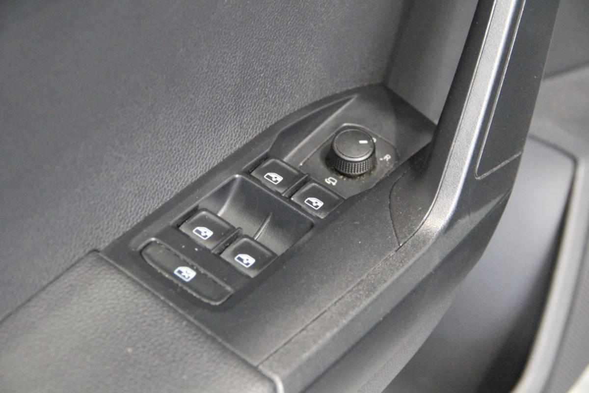 seat-arona-1-0-tsi-2024-gasolina-999cc