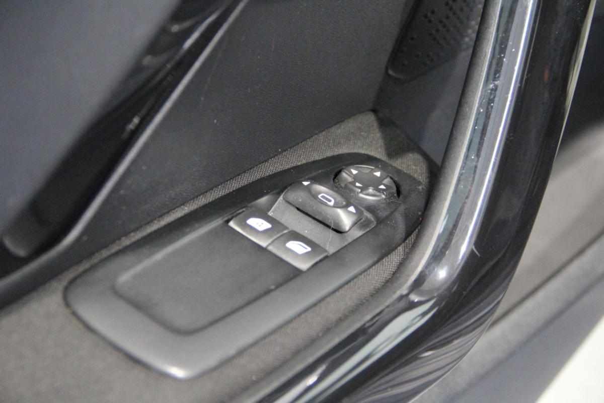 peugeot-208-1-2-vti-2018-gasolina-1199cc
