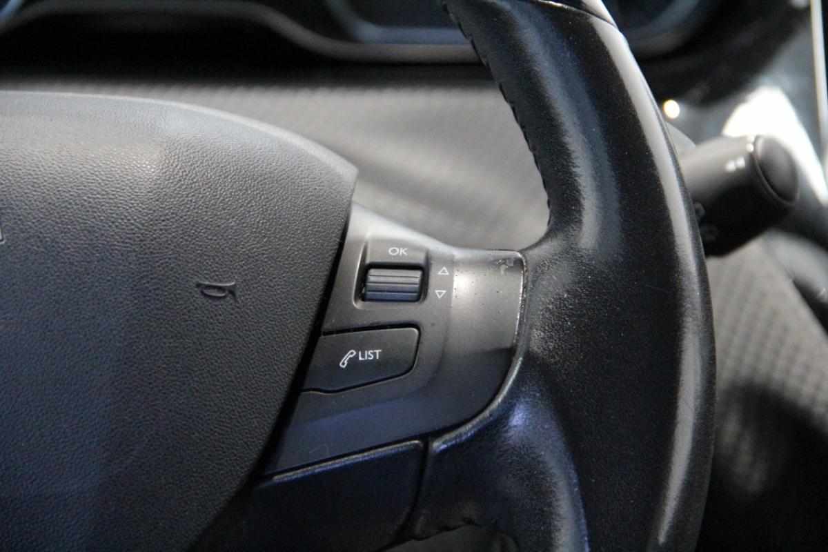 peugeot-208-1-2-vti-2018-gasolina-1199cc