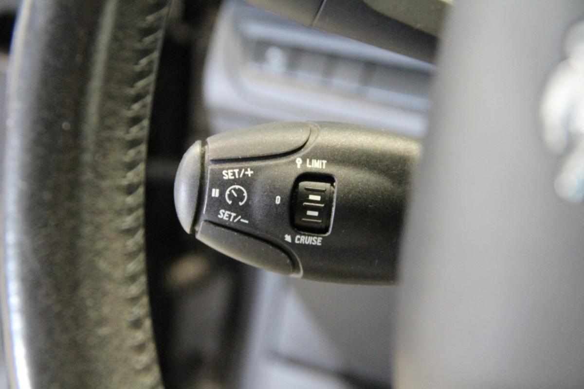 peugeot-208-1-2-vti-2018-gasolina-1199cc