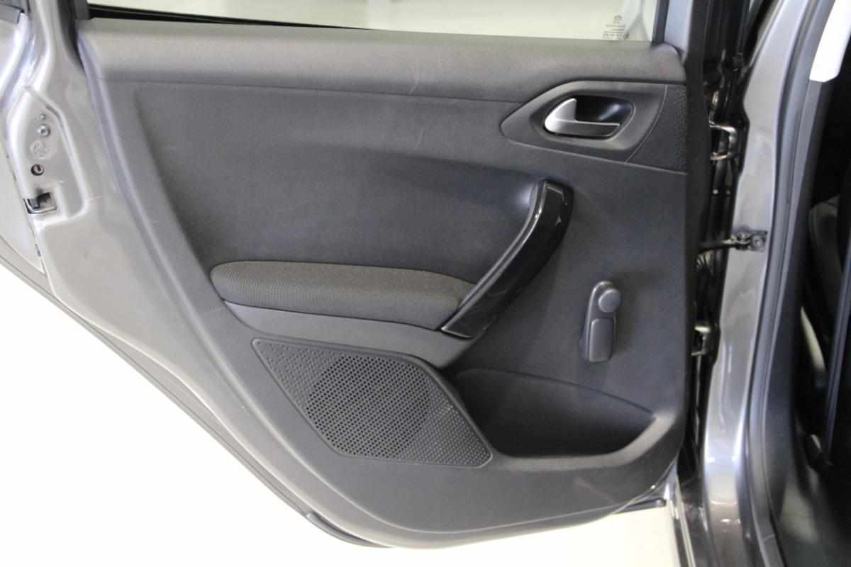 peugeot-208-1-2-vti-2018-gasolina-1199cc