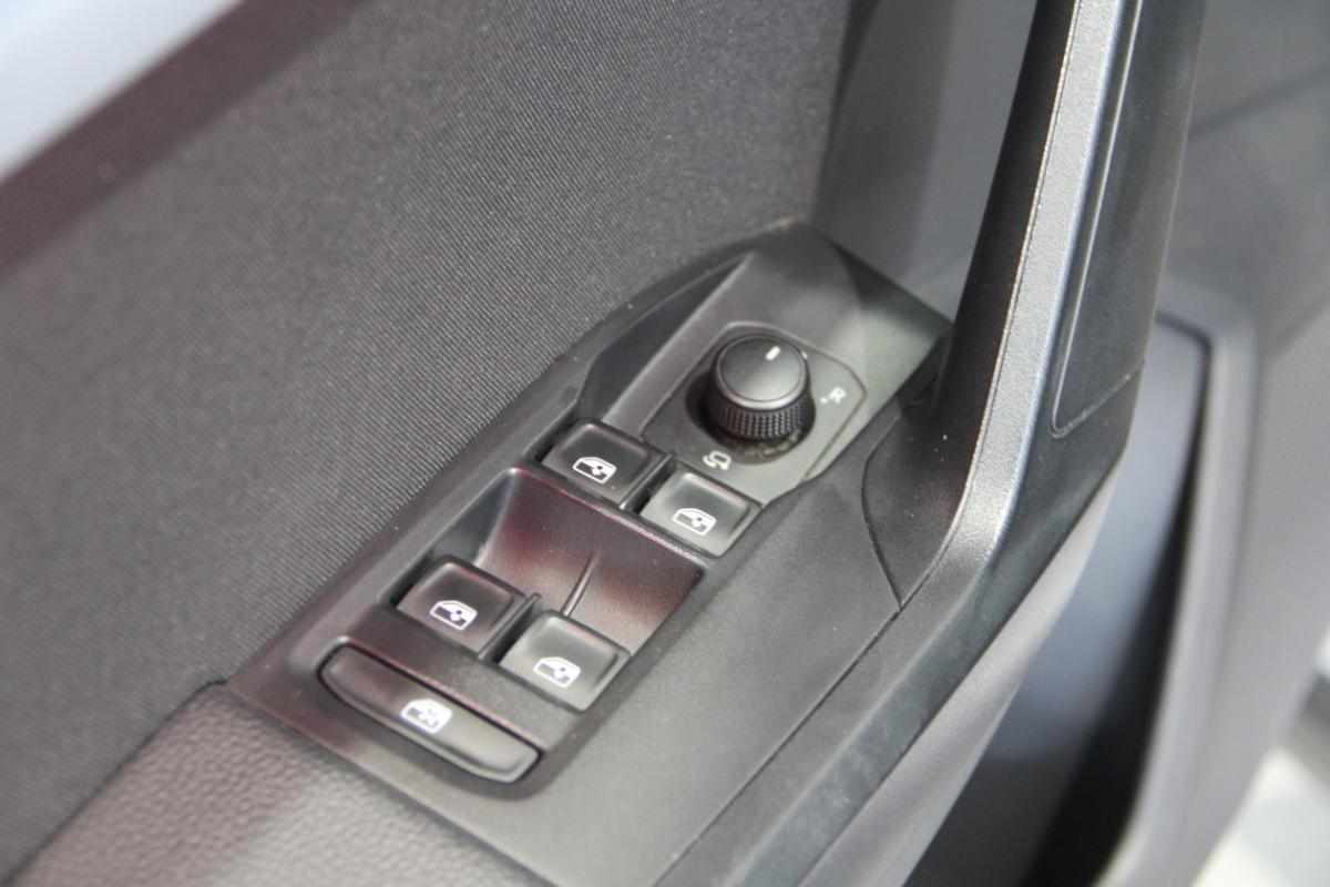 seat-arona-1-0-tsi-2023-gasolina-999cc