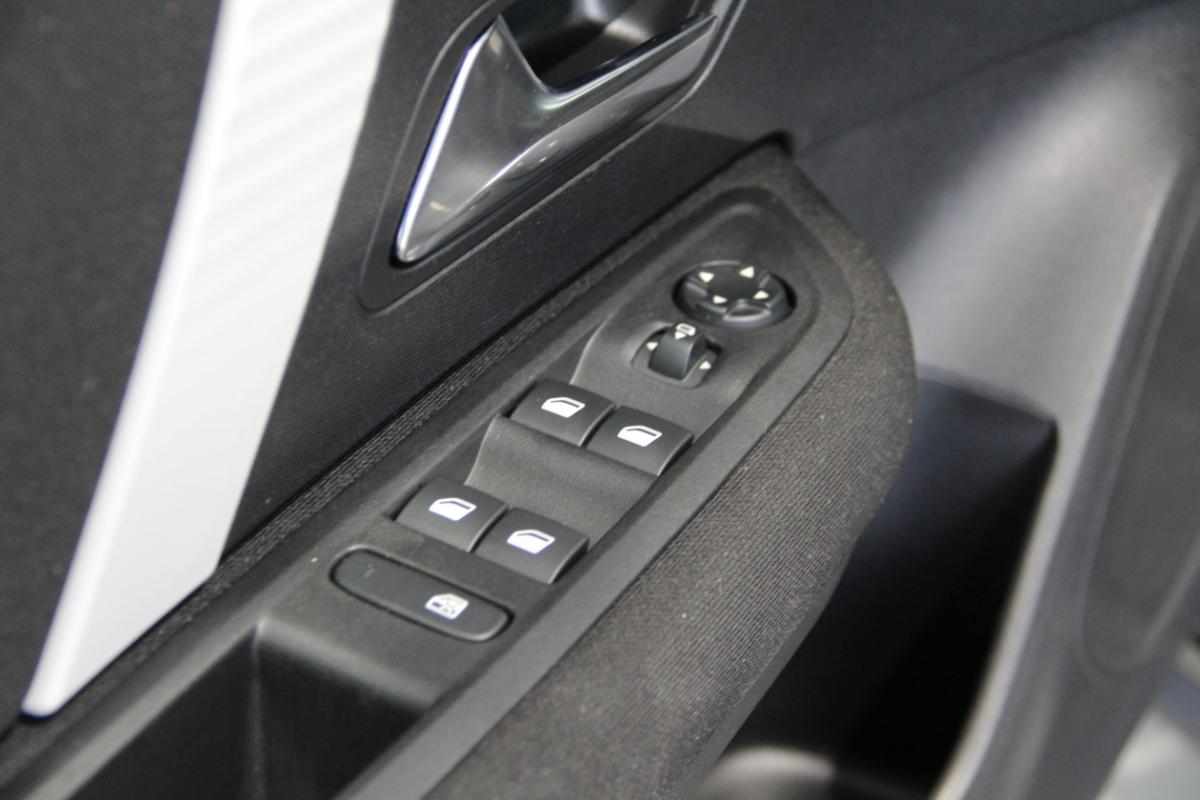 citroen-c4-1-2-hybrid-2025-gasolina-1199cc